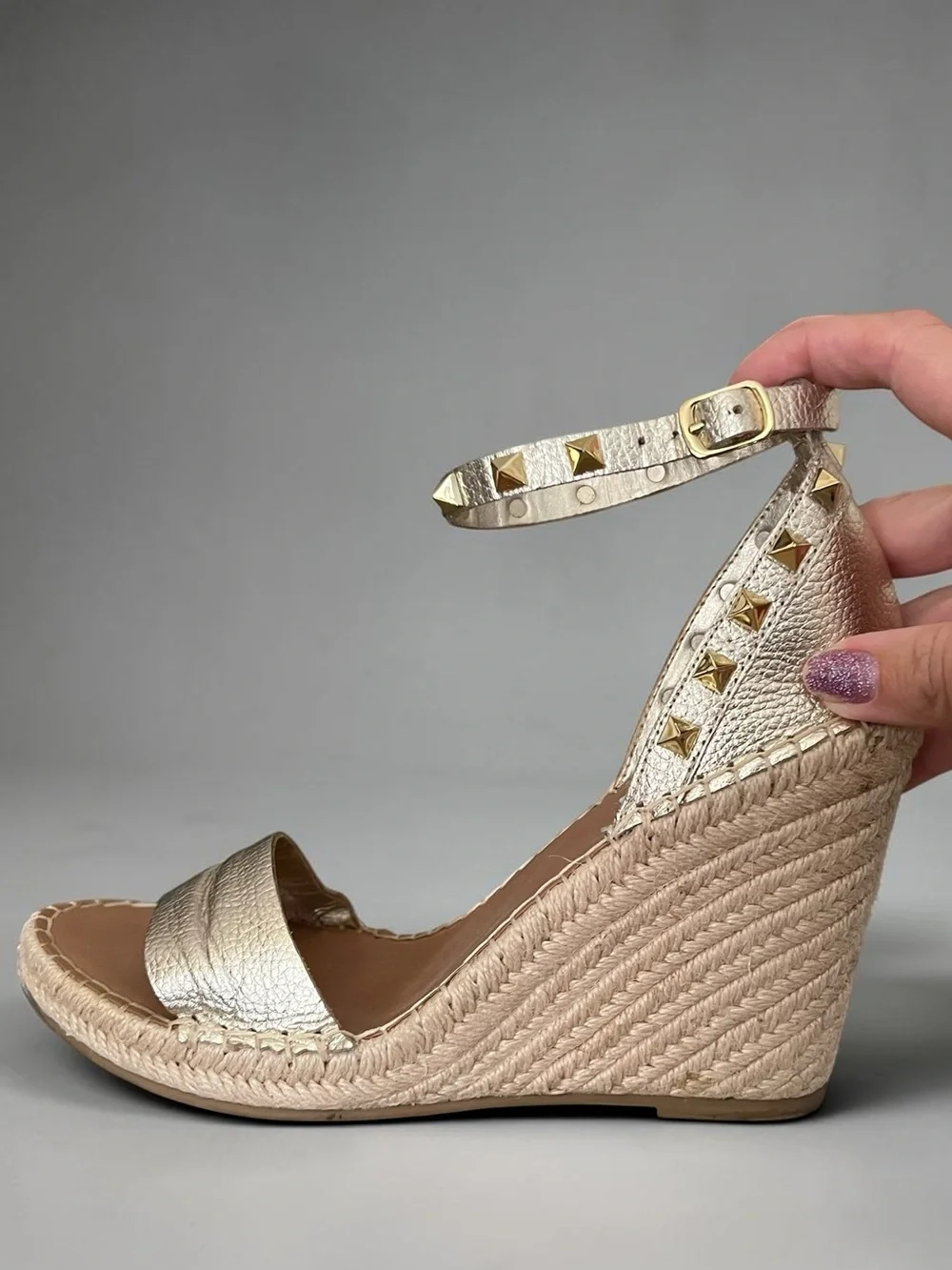 Steve Madden McKenna Gold Studded Espadrille Wedge Sandals Size 8